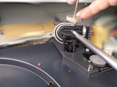 1229Q Tonarm Lagerung.JPG