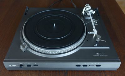 Schlippo, 2023 (CS 628 in anthrazit-metallic)